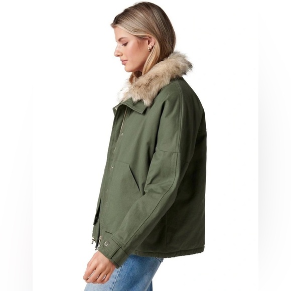 Ever New Elle Short Parka Green Olive Utility Faux Fur Collar Casual Jacket Sz 6 - Picture 4 of 17